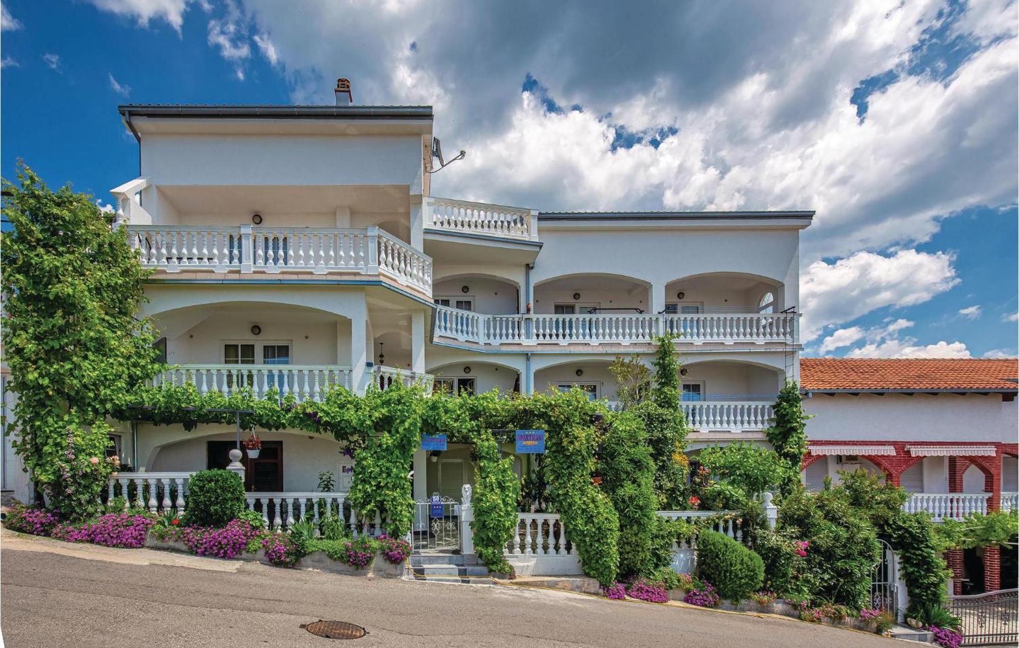 1 Bedroom Cozy Apartment In Crikvenica Zewnętrze zdjęcie